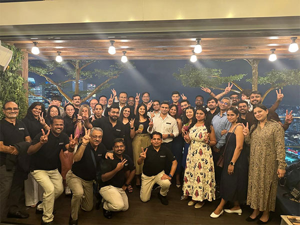 Large group of alumni celebrating at an annual gathering